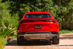 Lamborghini Urus Shiny Black Package 2018 года  (NA)